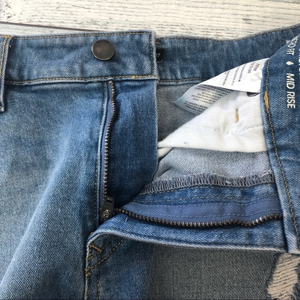 Volcom Stoney Stretch Mid Rise Micro Fit Shorts 27